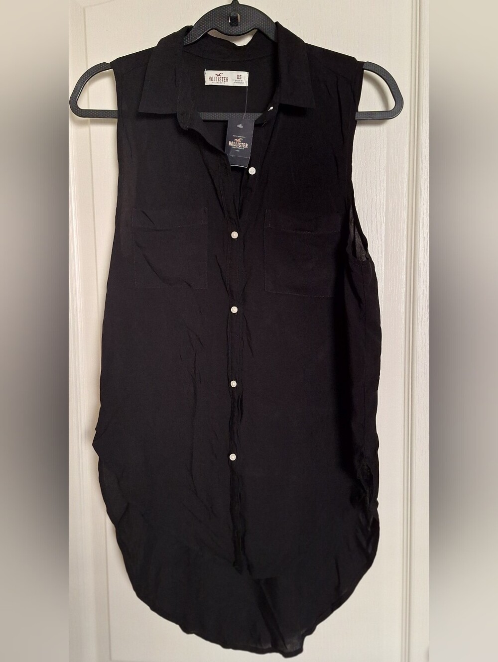 NWT Hollister Black Sleeveless Button-up Summer Lightweight Minimalist Shirt XS